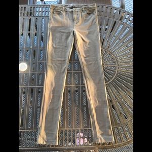 Vince. Army Green, Skinny stretch, Mid Rise Pants